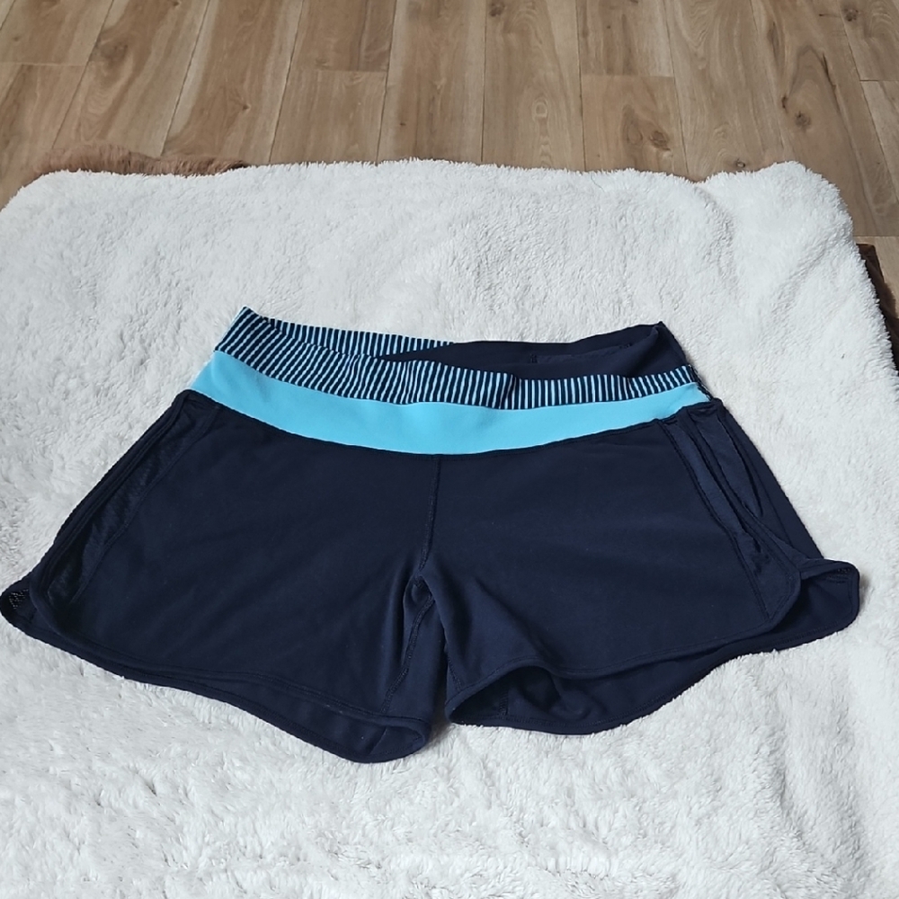 Lululemon Athletica Navy and Light Blue Athletic Shorts Mesh